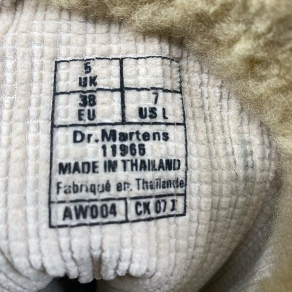 Dr. Martens Dana Off White Leather Fur Cuffed Calf Boot Size US 7 - Picture 12 of 12